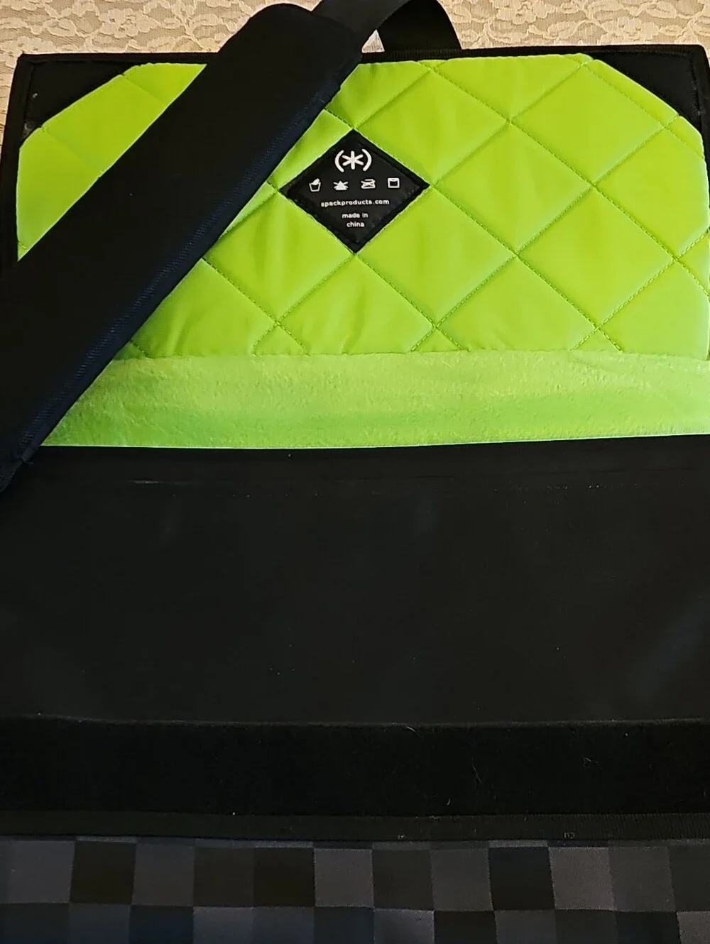 speck messenger bag